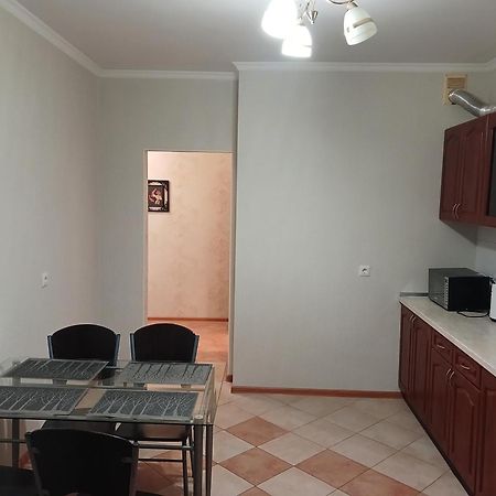 Apartamento Cosy Flat Kiev Exterior foto