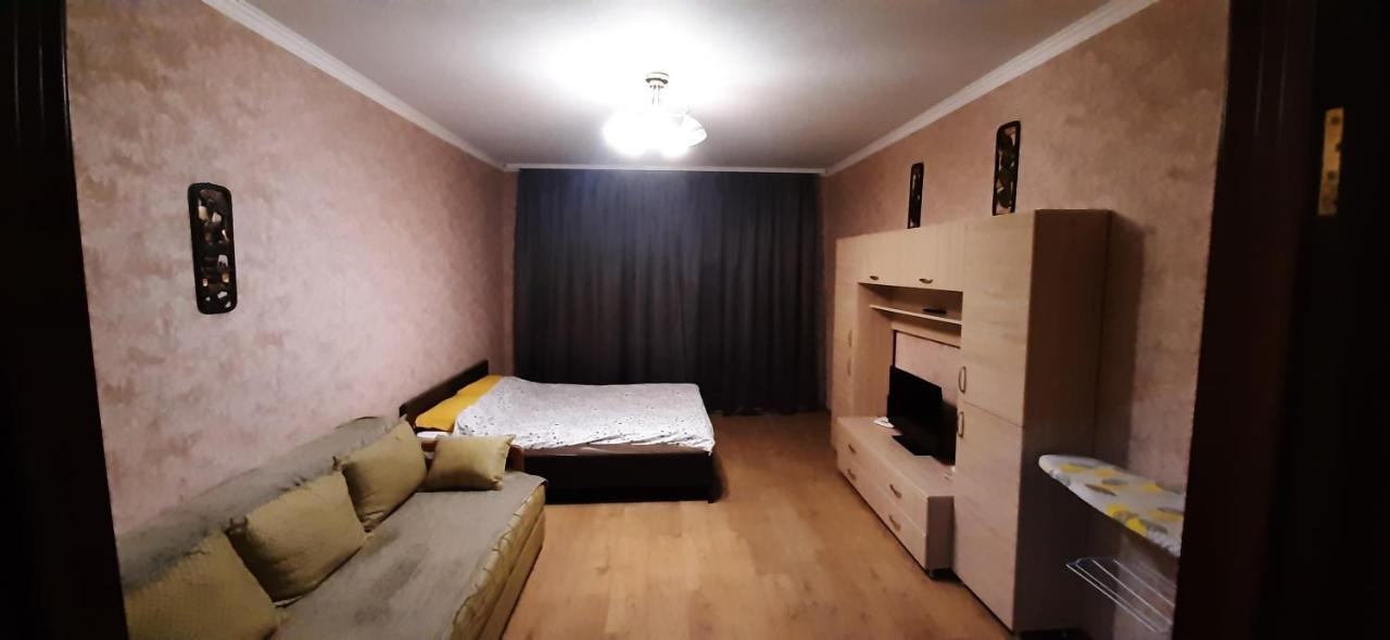 Apartamento Cosy Flat Kiev Exterior foto