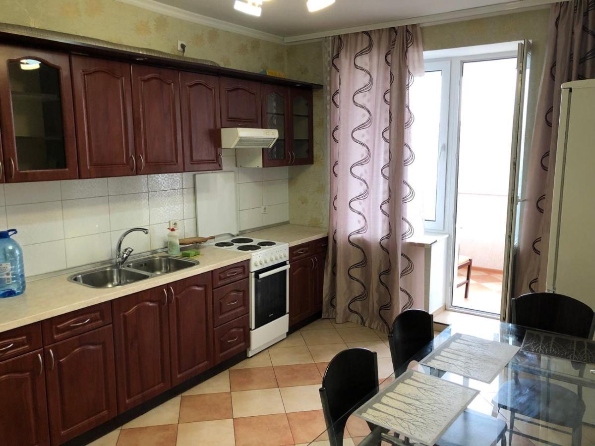 Apartamento Cosy Flat Kiev Exterior foto